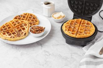 Waffle baking in waffle iron